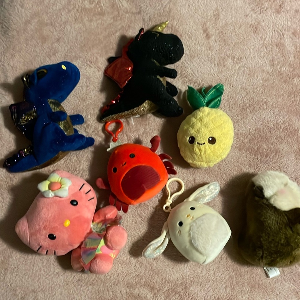 BUNDLE of 8 Stuffed Animals